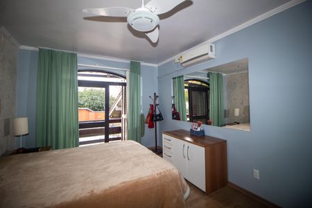 Casa à venda com 260m², 3 quartos e 3 vagas Casa à venda com 260m², 3 quartos e 3 vagasSuíte