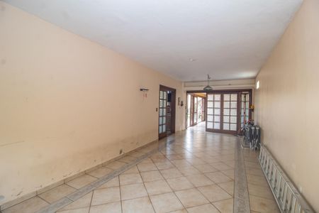 Casa à venda com 260m², 3 quartos e 3 vagas Casa à venda com 260m², 3 quartos e 3 vagasGaragem