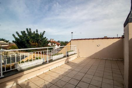 Casa à venda com 260m², 3 quartos e 3 vagas Casa à venda com 260m², 3 quartos e 3 vagasvaranda 2
