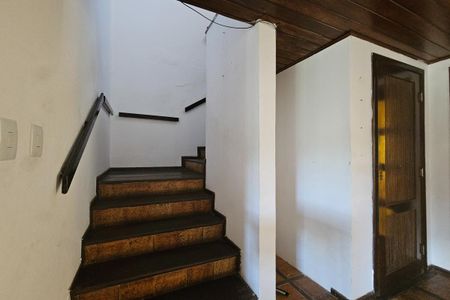 Casa para alugar com 292m², 3 quartos e 2 vagasEscada