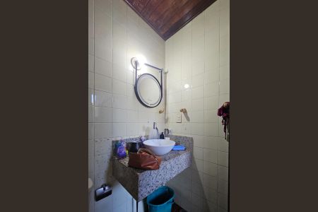 Casa para alugar com 292m², 3 quartos e 2 vagasBanheiro Social