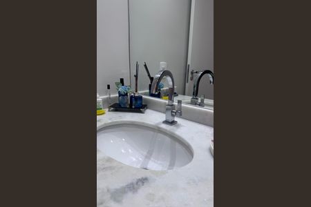 Apartamento à venda com 57m², 2 quartos e 2 vagasBanheiro da Suíte