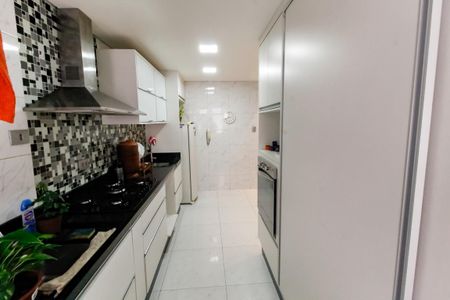 Apartamento à venda com 75m², 2 quartos e 1 vagaCozinha - Armários