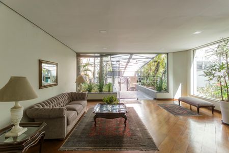 Apartamento à venda com 127m², 3 quartos e 2 vagasHall social