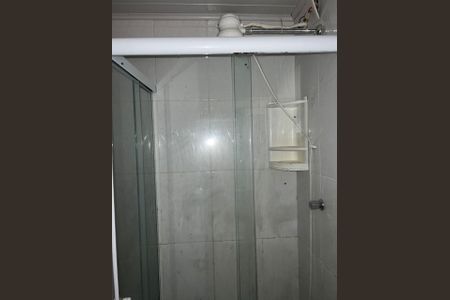 Banheiro de apartamento à venda com 3 quartos, 70m² em Glória, Porto Alegre