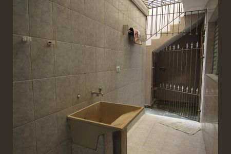 Área de Serviço de casa para alugar com 4 quartos, 200m² em Metalúrgicos, Osasco