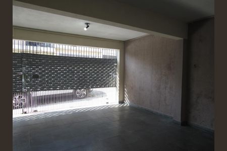 Garagem de casa para alugar com 4 quartos, 200m² em Metalúrgicos, Osasco