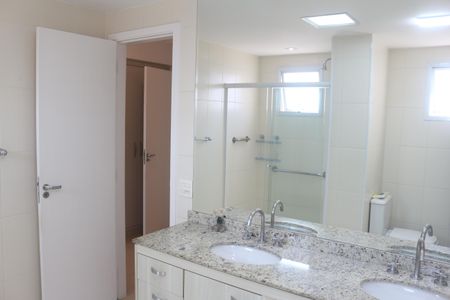 Apartamento para alugar com 172m², 3 quartos e 5 vagasBanheiro da Suíte 1