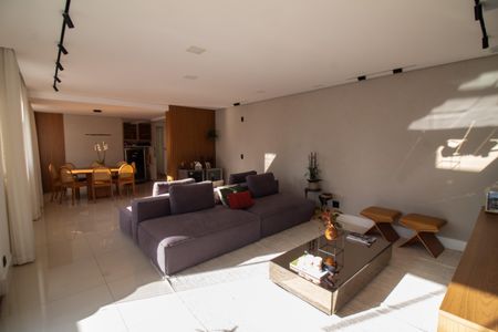 Apartamento à venda com 152m², 3 quartos e 5 vagasSala