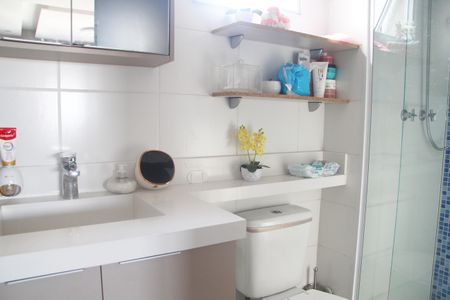 Apartamento à venda com 82m², 2 quartos e 2 vagasBanheiro da Suíte