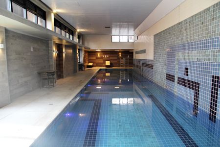 Apartamento à venda com 82m², 2 quartos e 2 vagasÁrea comum - Piscina aquecida