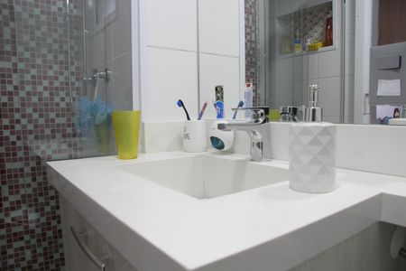 Apartamento à venda com 82m², 2 quartos e 2 vagasBanheiro Social