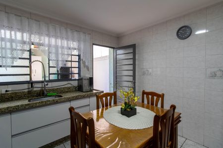 Casa à venda com 175m², 3 quartos e 2 vagasCozinha