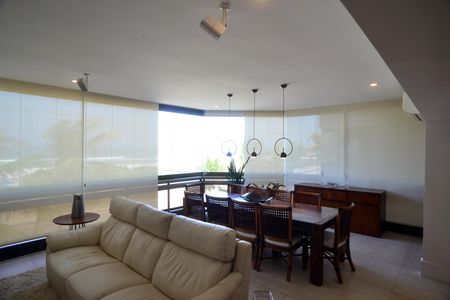 Apartamento à venda com 261m², 4 quartos e 4 vagas Apartamento à venda com 261m², 4 quartos e 4 vagasSala