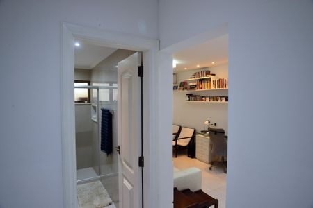 Apartamento à venda com 261m², 4 quartos e 4 vagas Apartamento à venda com 261m², 4 quartos e 4 vagasSuíte 2