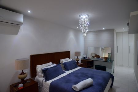 Apartamento à venda com 261m², 4 quartos e 4 vagas Apartamento à venda com 261m², 4 quartos e 4 vagasSuite Principal