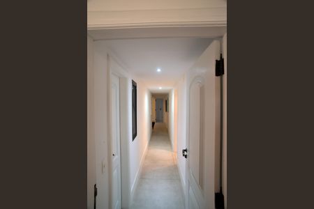 Apartamento à venda com 261m², 4 quartos e 4 vagas Apartamento à venda com 261m², 4 quartos e 4 vagasCorredor