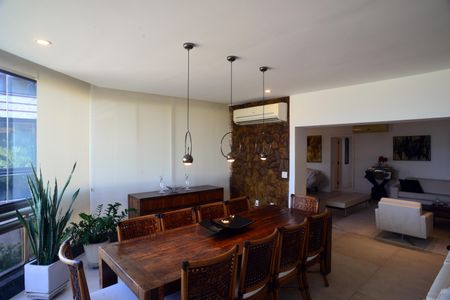 Sala de apartamento à venda com 4 quartos, 261m² em Barra da Tijuca, Rio de Janeiro