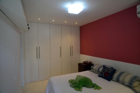 Apartamento à venda com 261m², 4 quartos e 4 vagas Apartamento à venda com 261m², 4 quartos e 4 vagasSuíte 1