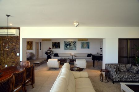 Apartamento à venda com 261m², 4 quartos e 4 vagas Apartamento à venda com 261m², 4 quartos e 4 vagasSala