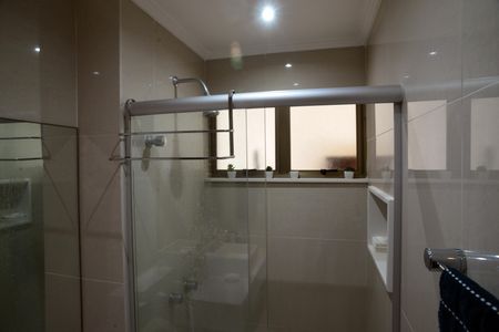 Apartamento à venda com 261m², 4 quartos e 4 vagas Apartamento à venda com 261m², 4 quartos e 4 vagasBanheiro Suíte 2