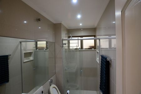 Apartamento à venda com 261m², 4 quartos e 4 vagas Apartamento à venda com 261m², 4 quartos e 4 vagasBanheiro Suíte 2