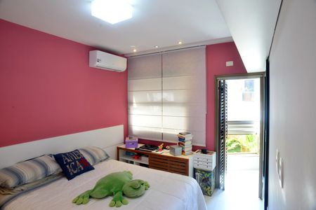 Apartamento à venda com 261m², 4 quartos e 4 vagas Apartamento à venda com 261m², 4 quartos e 4 vagasSuíte 1