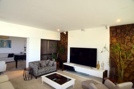 Apartamento à venda com 261m², 4 quartos e 4 vagas Apartamento à venda com 261m², 4 quartos e 4 vagasSala