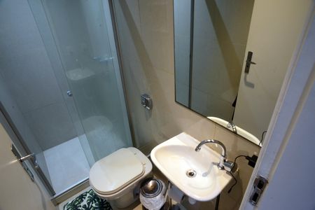 Apartamento à venda com 261m², 4 quartos e 4 vagas Apartamento à venda com 261m², 4 quartos e 4 vagasBanheiro de Serviço