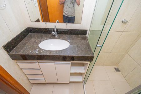 Apartamento à venda com 80m², 3 quartos e 2 vagas Apartamento à venda com 80m², 3 quartos e 2 vagasBanheiro Social