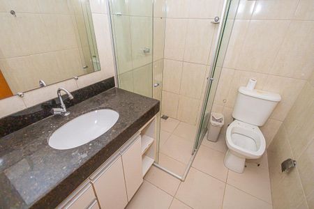 Apartamento à venda com 80m², 3 quartos e 2 vagas Apartamento à venda com 80m², 3 quartos e 2 vagasBanheiro Social