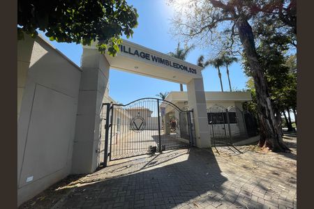 Casa de condomínio para alugar com 125m², 4 quartos e 2 vagasFachada