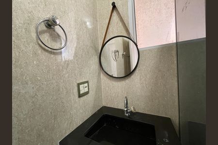 Casa de condomínio para alugar com 125m², 4 quartos e 2 vagasBanheiro da Suíte 
