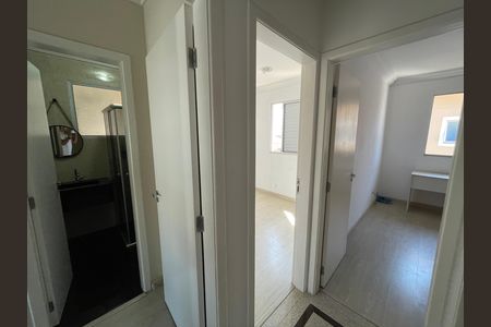 Casa de condomínio para alugar com 125m², 4 quartos e 2 vagasCorredor