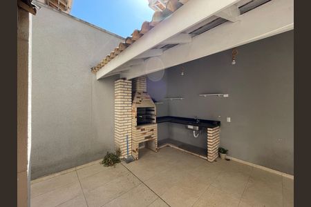 Casa de condomínio para alugar com 125m², 4 quartos e 2 vagasÁrea comum - Churrasqueira