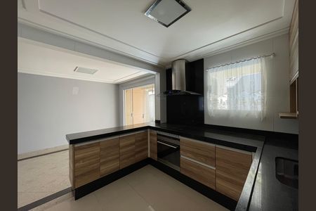 Casa de condomínio para alugar com 125m², 4 quartos e 2 vagasCozinha