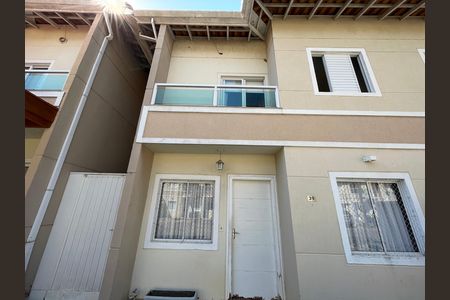 Fachada de casa de condomínio para alugar com 4 quartos, 125m² em Jardim Passargada I, Cotia