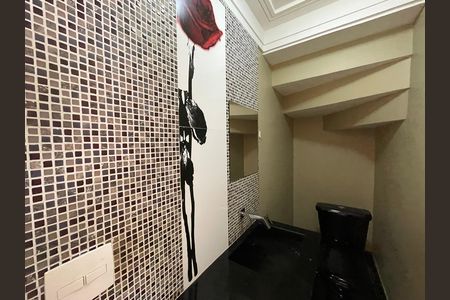 Casa de condomínio para alugar com 125m², 4 quartos e 2 vagasBanheiro de Serviço