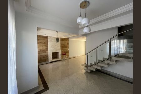 Casa de condomínio para alugar com 125m², 4 quartos e 2 vagasSala