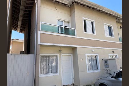 Casa de condomínio para alugar com 125m², 4 quartos e 2 vagasFachada