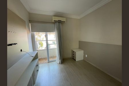Casa de condomínio para alugar com 125m², 4 quartos e 2 vagasSuíte 