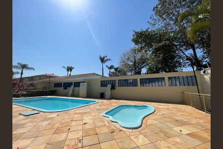 Casa de condomínio para alugar com 125m², 4 quartos e 2 vagasÁrea comum - Piscina