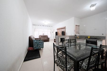 Casa à venda com 180m², 3 quartos e 4 vagasSala/Cozinha
