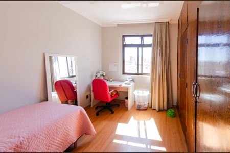 Apartamento à venda com 129m², 4 quartos e 2 vagasQuarto 1