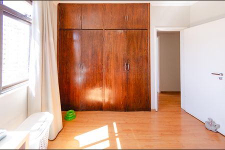 Apartamento à venda com 129m², 4 quartos e 2 vagasQuarto 1