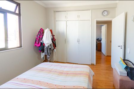 Apartamento à venda com 129m², 4 quartos e 2 vagasQuarto 2