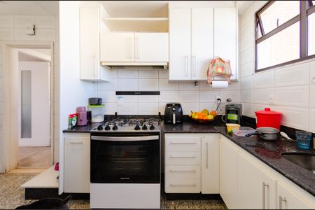 Apartamento à venda com 129m², 4 quartos e 2 vagasCozinha