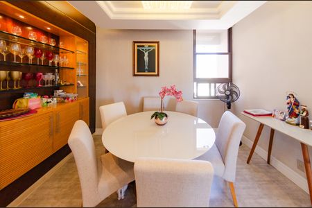 Apartamento à venda com 129m², 4 quartos e 2 vagasSala de jantar