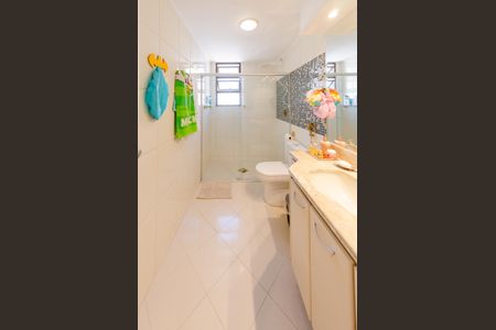 Apartamento à venda com 129m², 4 quartos e 2 vagasBanheiro social