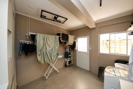 Casa à venda com 194m², 4 quartos e 2 vagasÁrea de Serviço